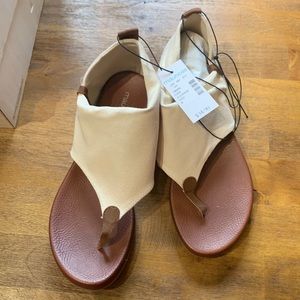 MauRices sandals size 8 nwt